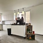 delicaf coffee witte koffiebar met barista